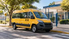 Van destinada ao transporte escolar